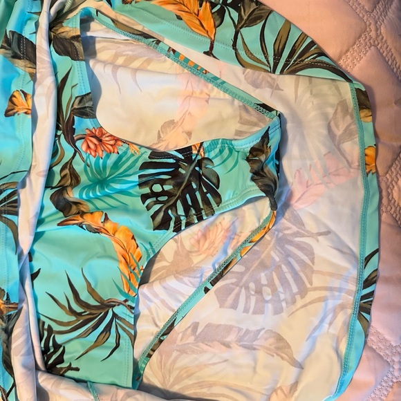 Swimdress from MeetCurve - Picture 3 of 6